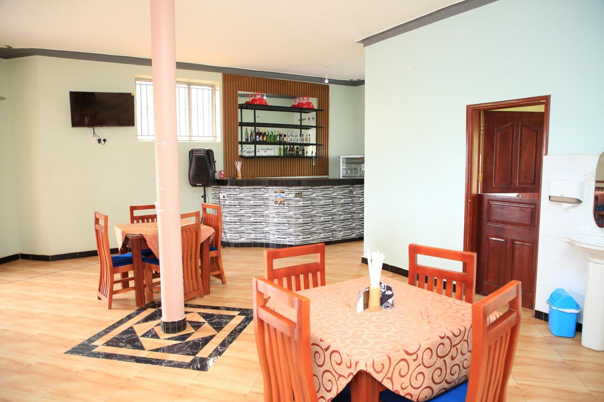 Westway Luxury Suites Mbarara Εξωτερικό φωτογραφία